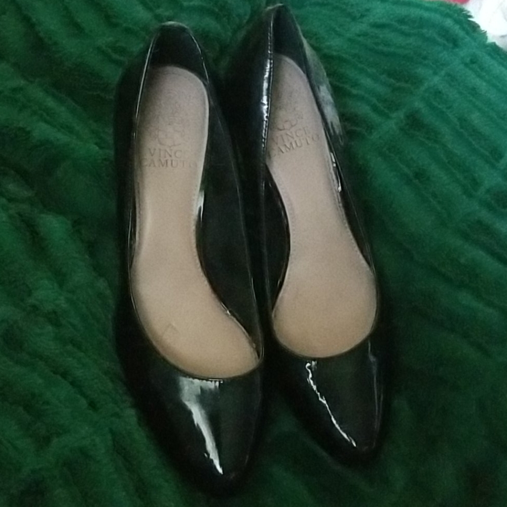 Vince Camuto black pumps size 7.5M